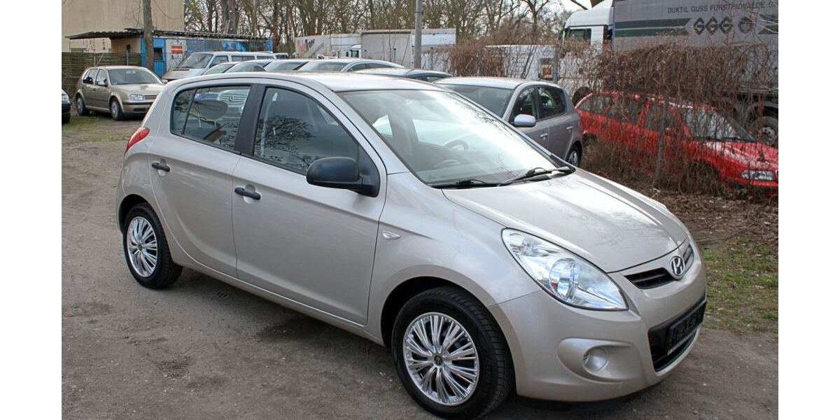 Hyundai i20 129.500 km 3.899 &euro; Berlin 13057