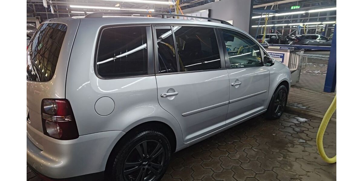 VW Touran 185.100 km 5.900 &euro; Berlin 12629