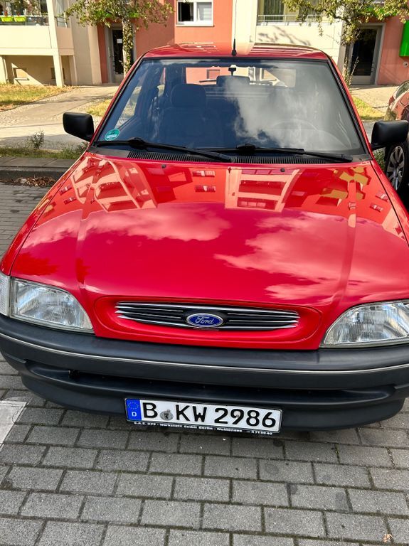 Ford Escort 89.000 km 1.350 € Berlin 12627