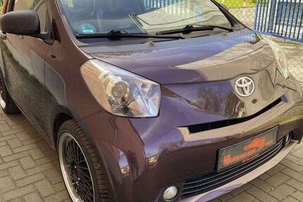 Toyota iQ