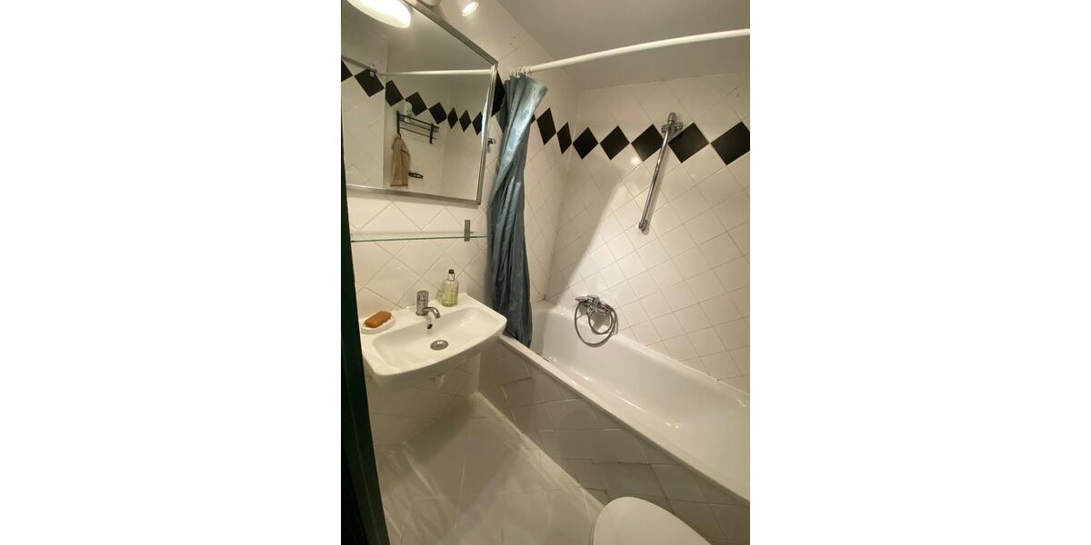 Etagenwohnung Berlin Friedrichshain-Kreuzberg - 2 Zimmer, 37 m&sup2;, 1.200&euro; | Angebot:26063617