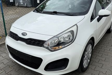 Kia Rio 95.500 km 6.190 € Berlin 12277