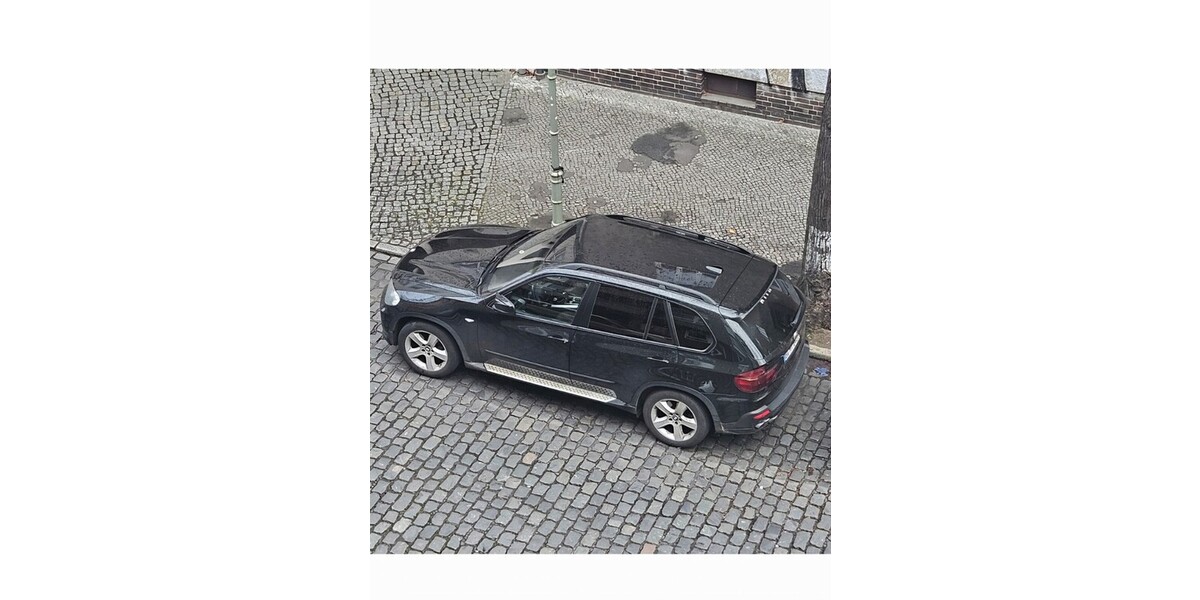 BMW X5 211.000 km 11.000 &euro; Berlin 10178