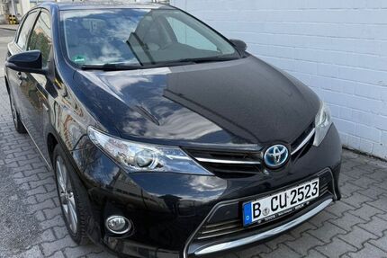 Toyota Auris 102.100 km 10.990 &euro; Berlin 12277