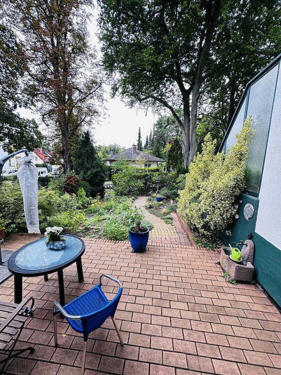Gepflegtes Reihenmittelhaus in Wannsee mit Garten und Garage