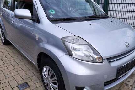 Daihatsu Sirion 95.000 km 2.490 € Berlin 13086