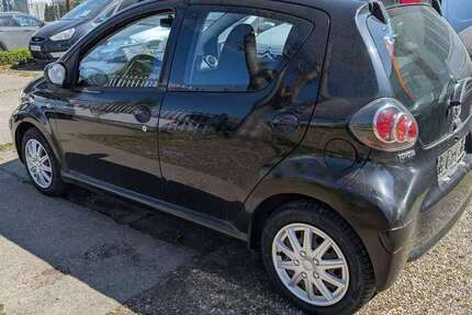 Toyota Aygo 151.943 km 2.300 &euro; Berlin-Karlshorst 10318