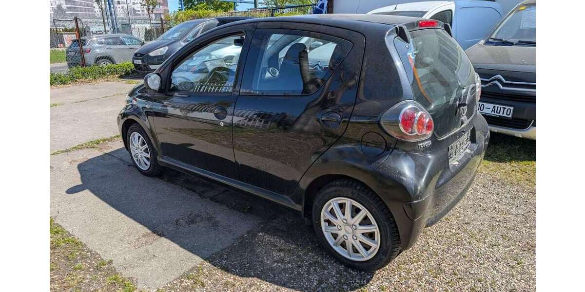 Toyota Aygo 151.943 km 2.300 &euro; Berlin-Karlshorst 10318