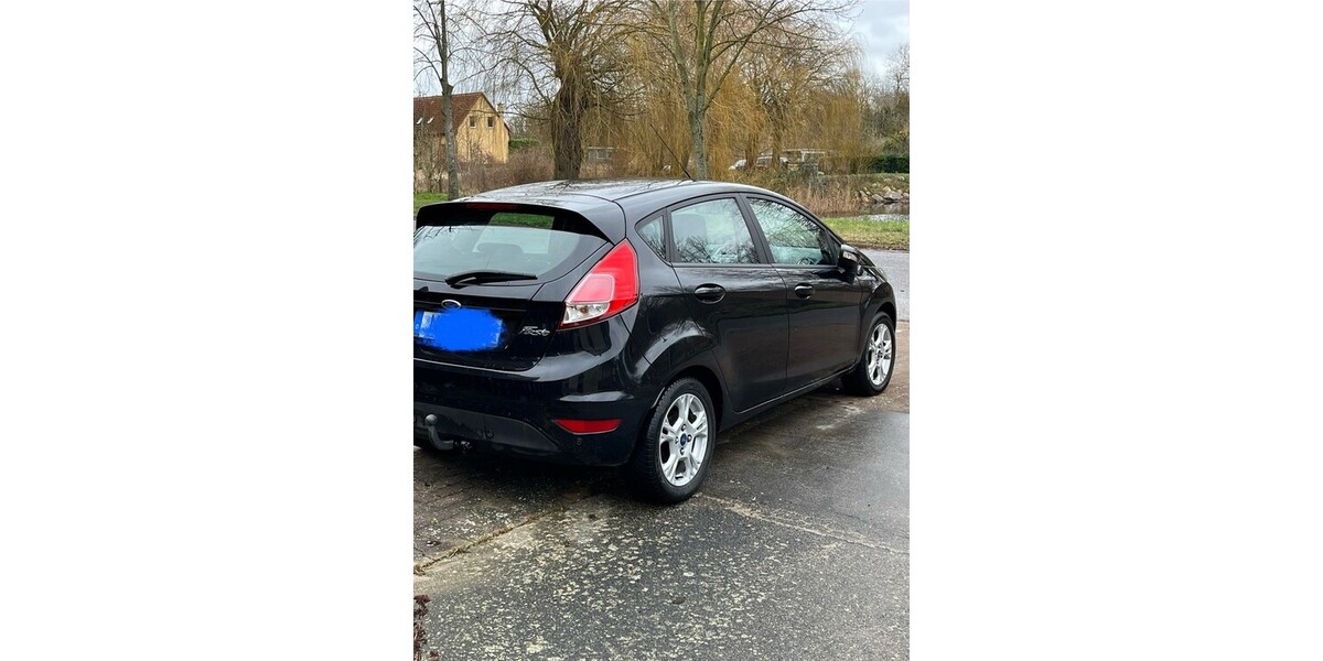 Ford Fiesta 104.950 km 5.200 € Berlin 10178