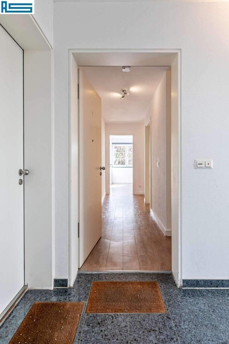 Freie 2-Zimmerwohnung mit tollem Wintergarten und Stellplatz 2 zimmer