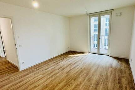 Attraktive Stadtwohnung in Toplage: 2 Balkone, Einbauküche und Aufzug 4 zimmer