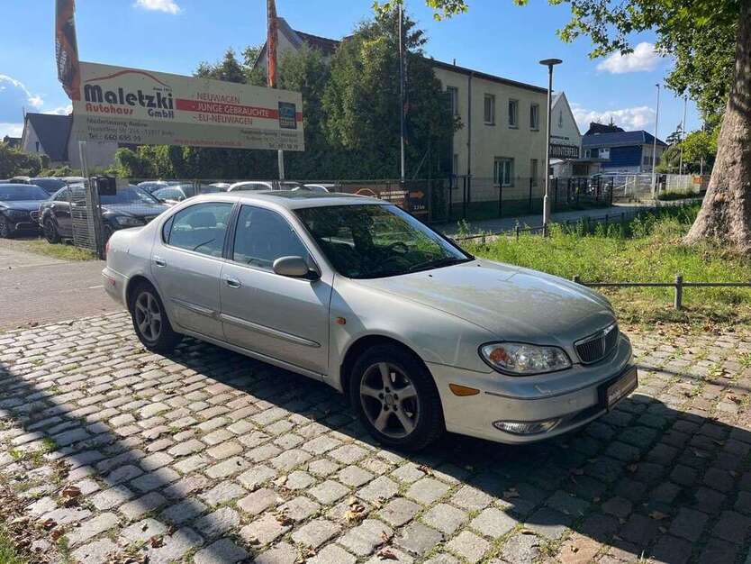 Nissan Maxima 219.073 km 2.950 € Berlin 12357