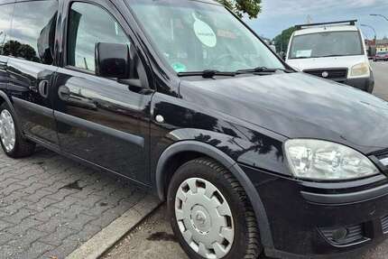 Opel Combo 204.000 km 2.899 € Berlin 13597