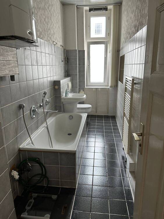 Gestalten Sie Ihr Traumzuhause - Bezugsfreie 2-Zimmer-Altbauklassiker unweit des Lietzenseeparks!