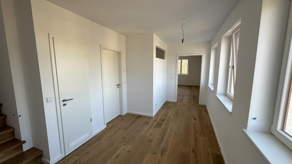 Einfamilienhaus Ludwigsfelde - 3 Zimmer, 141 m&sup2;, 1.960&euro; | Angebot:23081568