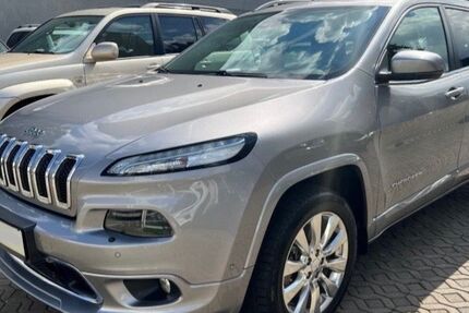 Jeep Cherokee 168.000 km 11.800 &euro; Berlin 12524