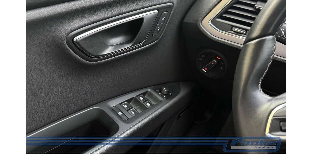 Seat Leon FR Alcantara Navi Sitzheizung SR/WR 85.720 km 12.290 &euro; Berlin 13187