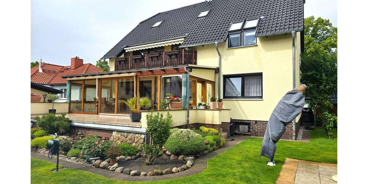 Haus zum Kaufen in Hennigsdorf 889.000 € 286.82 m² 9 zimmer