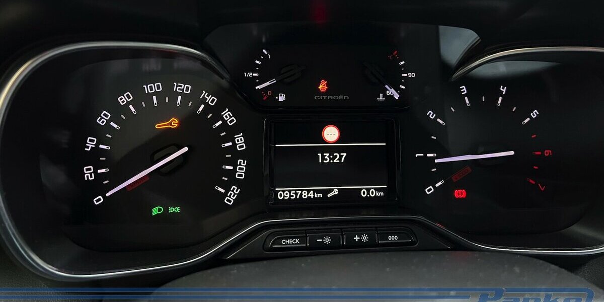 Citroen C3 Aircross 1.6 BlueHDi 120 Shine*HUD*Sound*NAV* 95.785 km 9.990 &euro; Berlin 13187