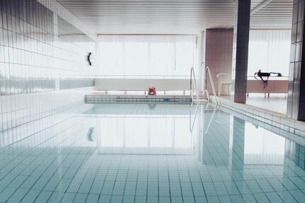 3-Zimmer Wohnung - Balkon, Pool, Sauna u.m.