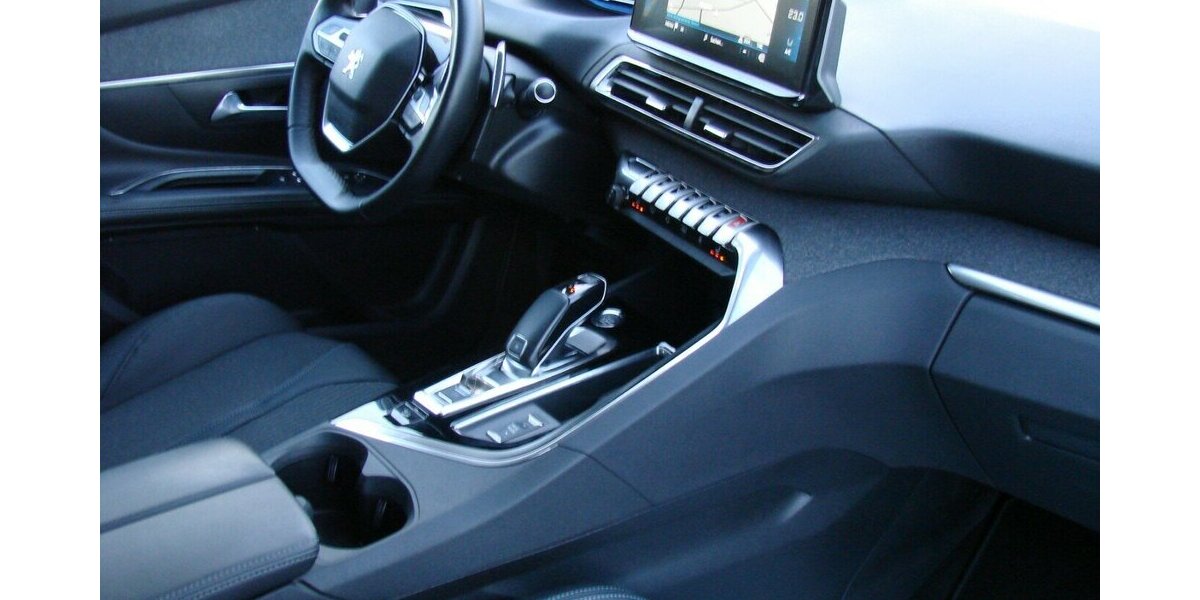 Peugeot 5008 1.2 PureTech130 Allure Pack 7-Sitzer 2WD LED 54.980 km 24.980 &euro; Falkensee 14612