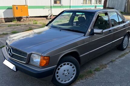 Mercedes-Benz 190 119.500 km 5.900 &euro; Potsdam 14467