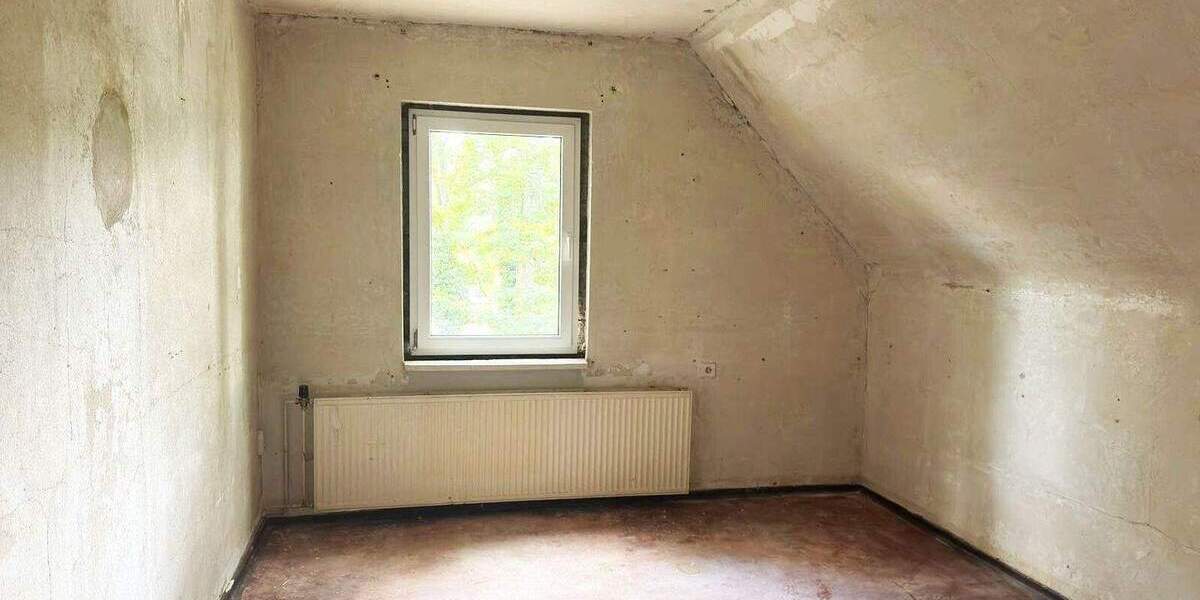 Sanierungsobjekt - 6-Zimmer-Doppelhaushälfte in Bornim 6 zimmer