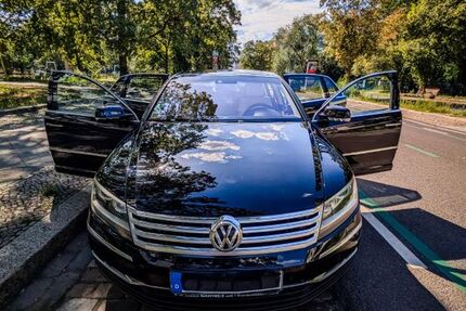 VW Phaeton 296.745 km 6.900 &euro; Berlin 13347