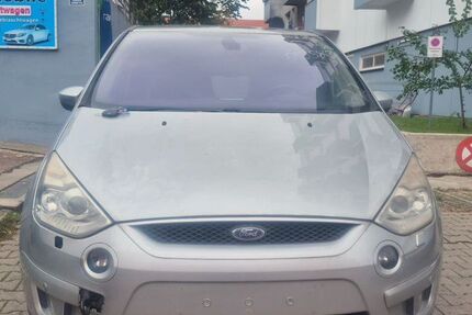 Ford S-Max 160.000 km 4.800 € Berlin 12105