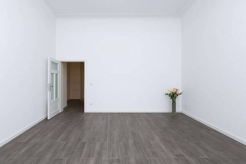 Stilvolle 4-Zimmer-Erdgeschoßwohnung mit Gartenfläche im Herzen Berlins (2019 modernisiert)