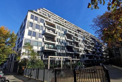 Luxus im Zentrum: ruhige Wohnung mit Pool, Sauna und Gym zimmer