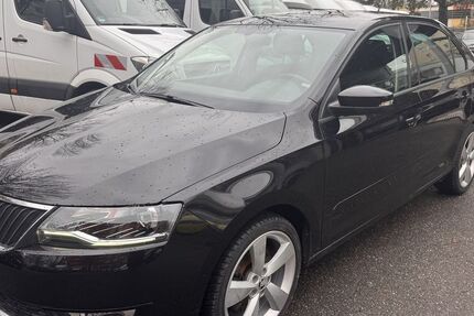 Skoda Rapid 82.113 km 9.990 &euro; Berlin 12249