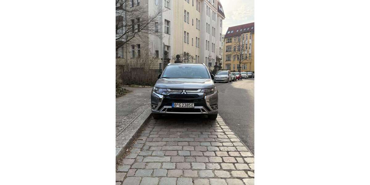 Mitsubishi Outlander 111.000 km 21.000 &euro; Berlin 12103