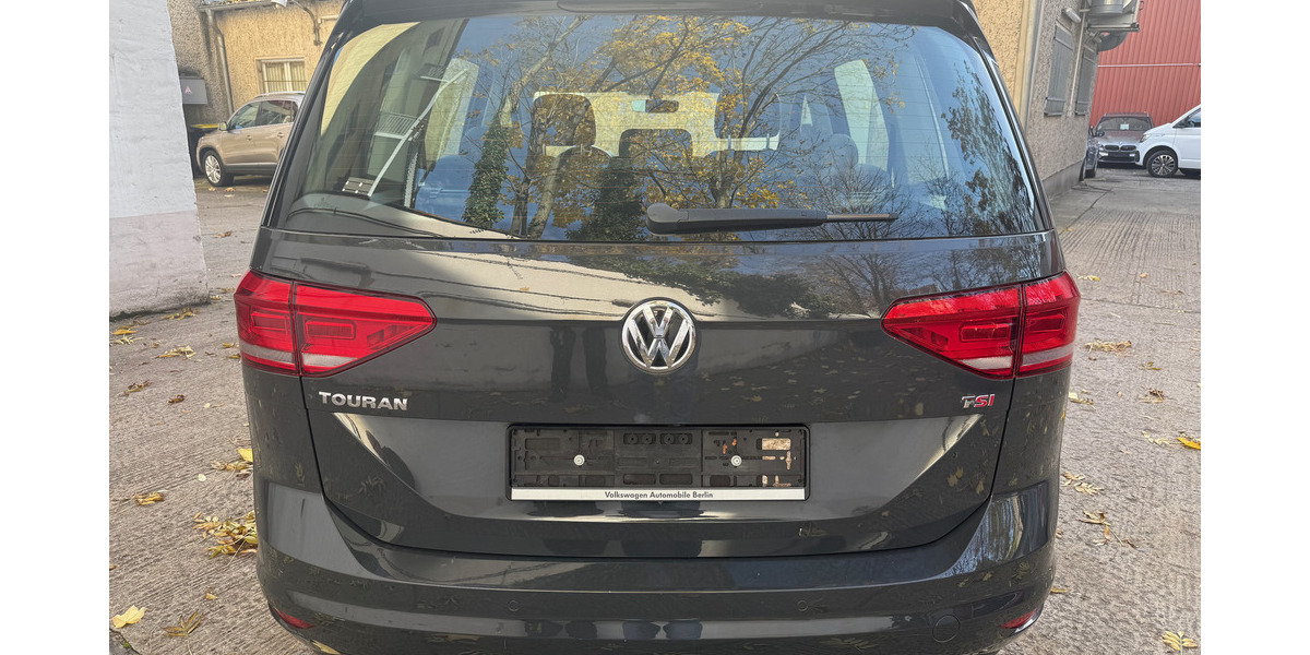 VW Touran Highline Navi RFK AHK LED 1.Hand 60.451 km 19.999 &euro; Berlin 10247
