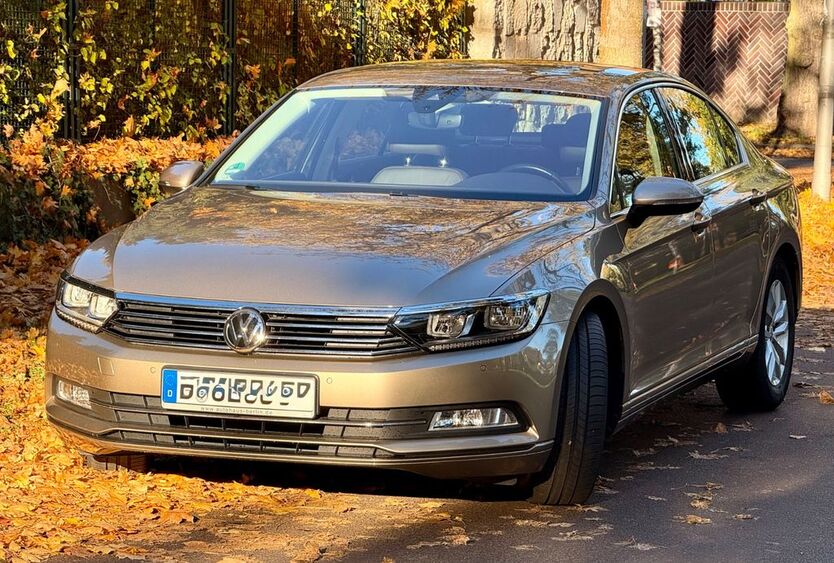 VW Passat 31.500 km 16.900 € Berlin 14195
