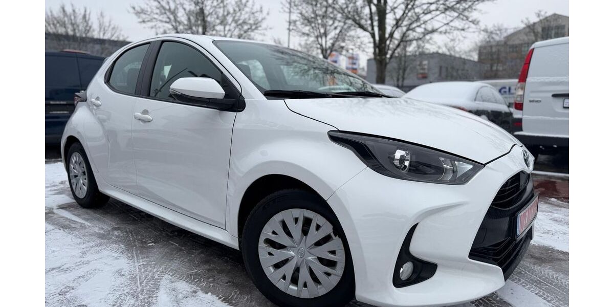 Toyota Yaris 104.000 km 13.490 &euro; berlin 12681