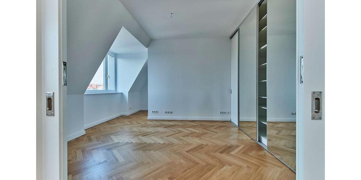 Einfamilienhaus Berlin Mitte - 5 Zimmer, 229 m&sup2;, 1.200&euro; | Angebot:27731991