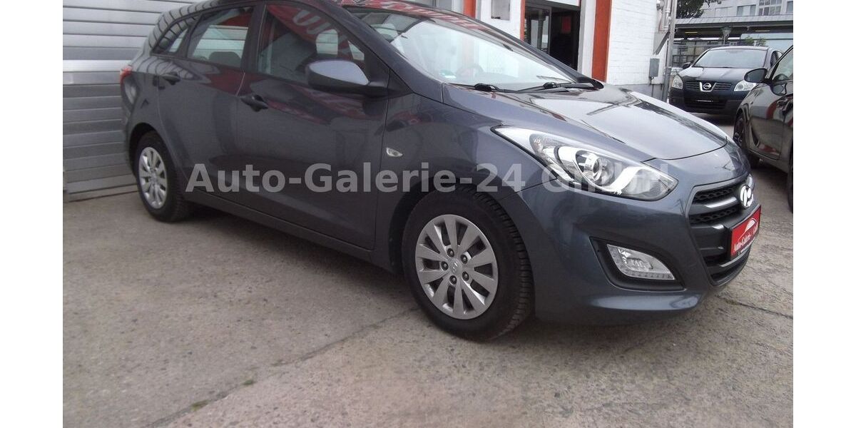 Hyundai i30 110.400 km 7.799 &euro; Berlin 12277