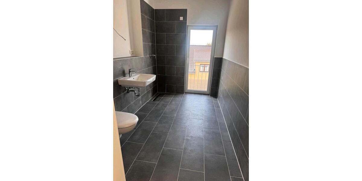 Dachgeschoßwohnung Nauen - 2 Zimmer, 68 m&sup2;, 1.181&euro; | Angebot:26653090