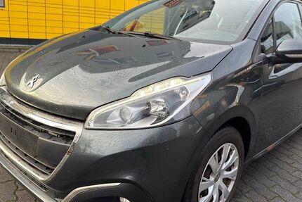 Peugeot 208 106.000 km 4.199 € Berlin 13055