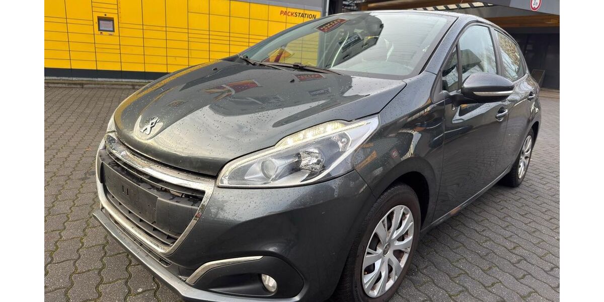 Peugeot 208 106.000 km 4.199 € Berlin 13055