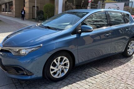 Toyota Auris 162.065 km 9.299 &euro; Berlin 10553