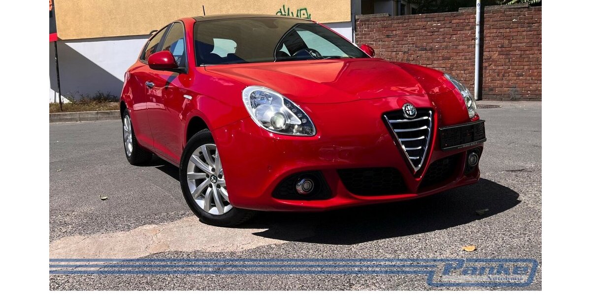 Alfa Romeo Giulietta Turismo*Pano*Schiebe*Sport*SHZ*Tempo* 95.791 km 11.790 &euro; Berlin 13187