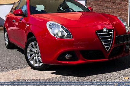 Alfa Romeo Giulietta Turismo*Pano*Schiebe*Sport*SHZ*Tempo* 95.791 km 9.990 &euro; Berlin 13187