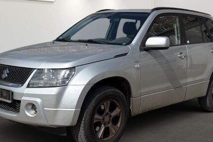 Suzuki Grand Vitara 215.197 km 1.699 &euro; Berlin 12681