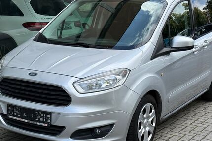 Ford Tourneo Courier 100.000 km 5.999 &euro; Berlin 13127