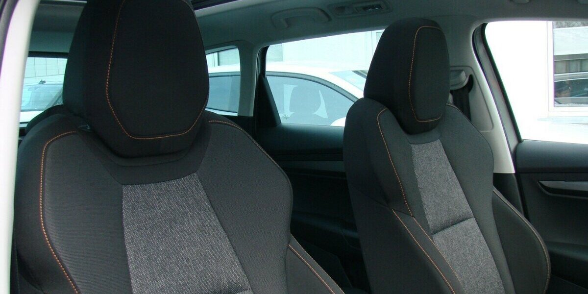 Skoda Karoq 1,5TSi Clever ACC 360° LED Pano AHK 56.303 km 24.980 &euro; Falkensee 14612