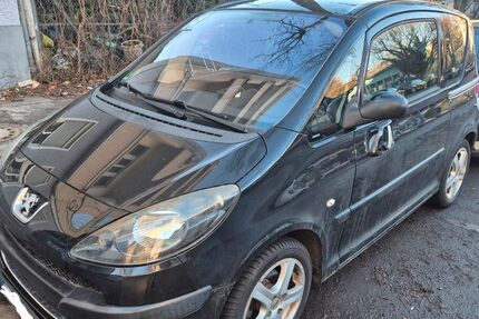 Peugeot 1007 65.364 km 3.500 &euro; Berlin 12055