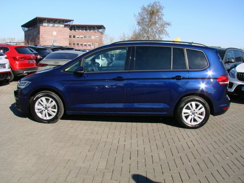 VW Touran 1.5TSI Comfortline 7-Sitzer ACC Standheizun 18.601 km 32.480 € Falkensee 14612