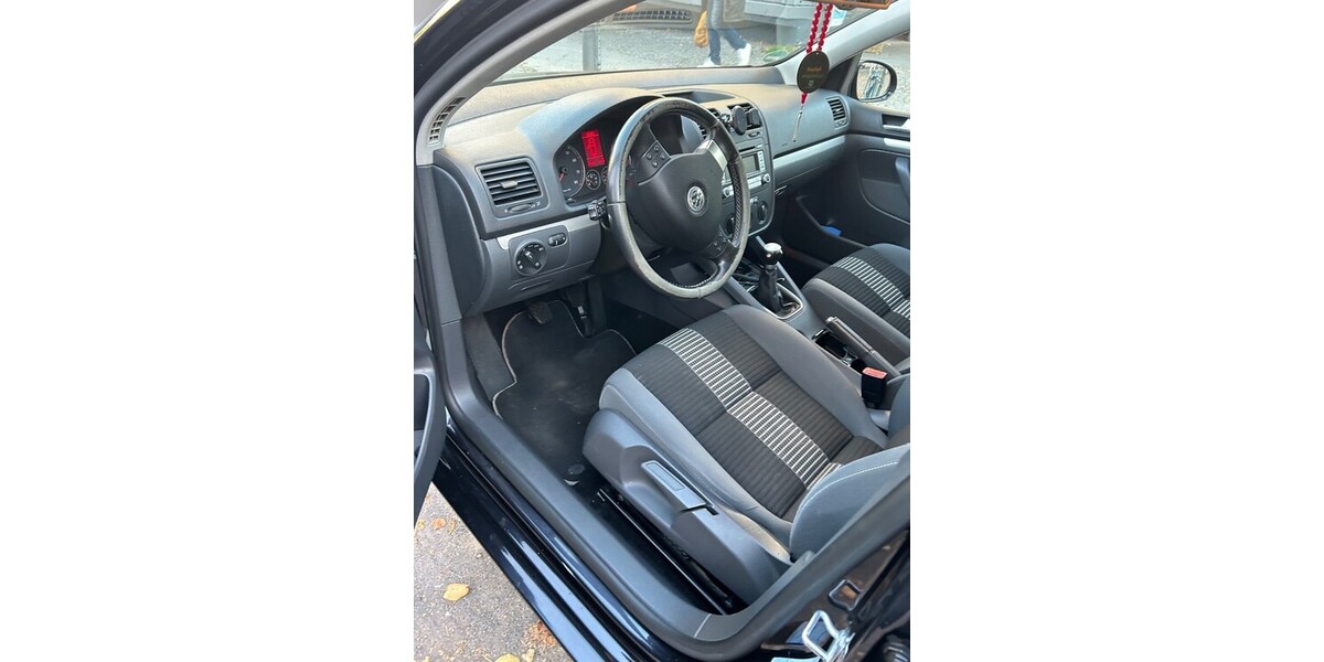 VW Golf 76.000 km 4.500 &euro; Berlin 10178